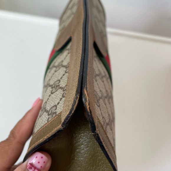 Authentic Gucci Vintage Clutch - Picture 4 of 14